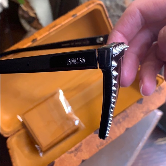 Authentic MCM 55 Cat eye Acetate studs sunglasses - Picture 6 of 8